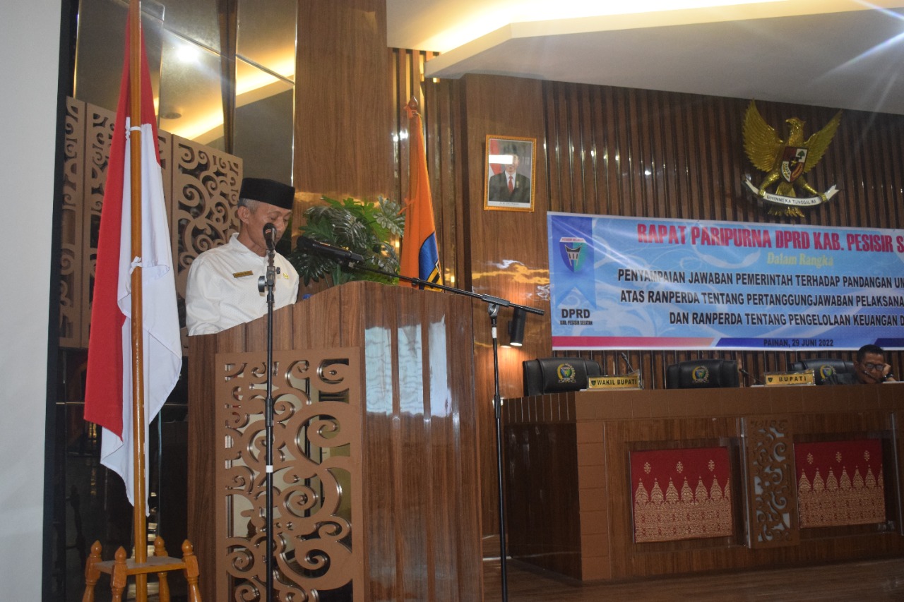 Sidang paripurna Dewan Perwakilan Rakyat Daerah Kabupaten Pesisir Selatan, dalam rangka menyampaikan