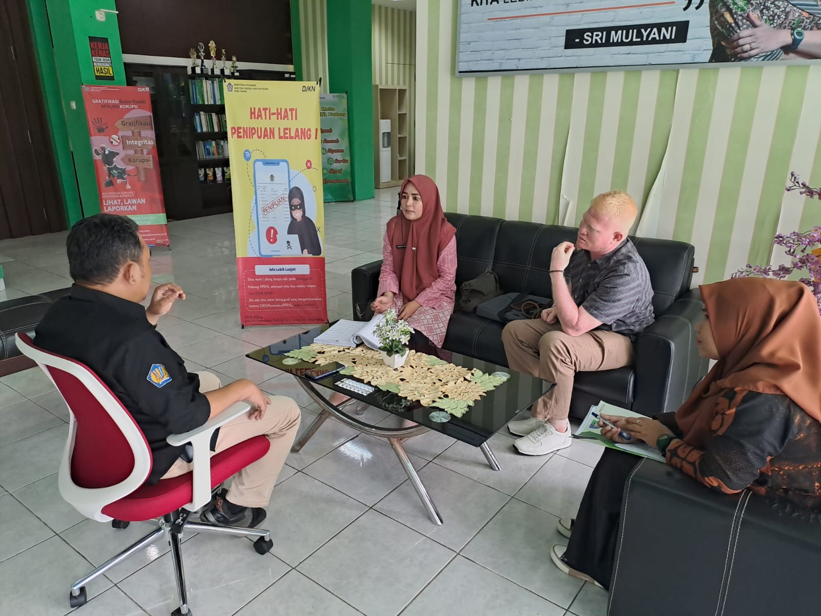 Tim Peneliti Barang Milik Daerah (BMD) BPKPAD Kab. Pesisir Selatan Berkoordinasi dengan Pejabat Lela