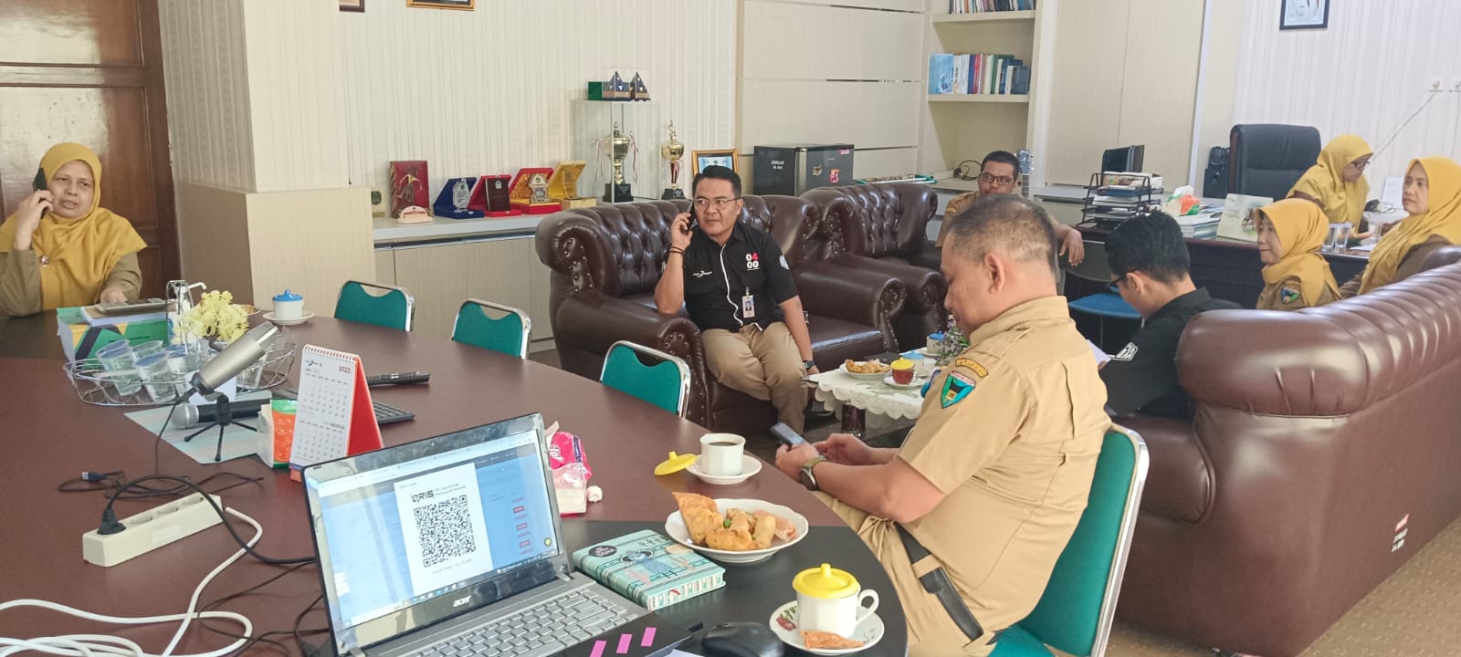 Rapat membahas Sistem Pembayaran PBB-P2 dengan QRIS melalui menu SIMPADEH
