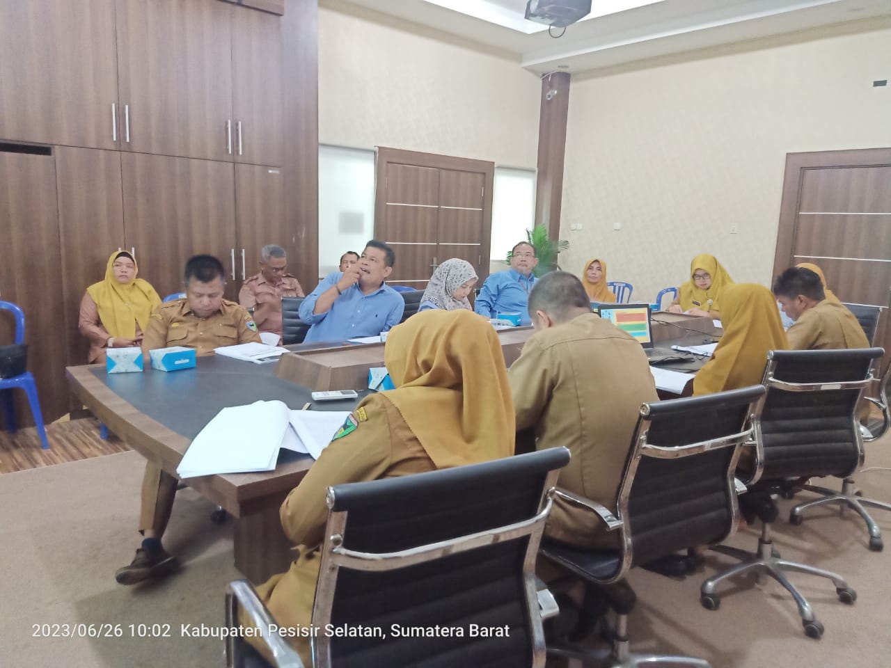 Rapat tentang Modal Dasar PDAM di ruang Rapat Setda Kab. Pesisir Selatan