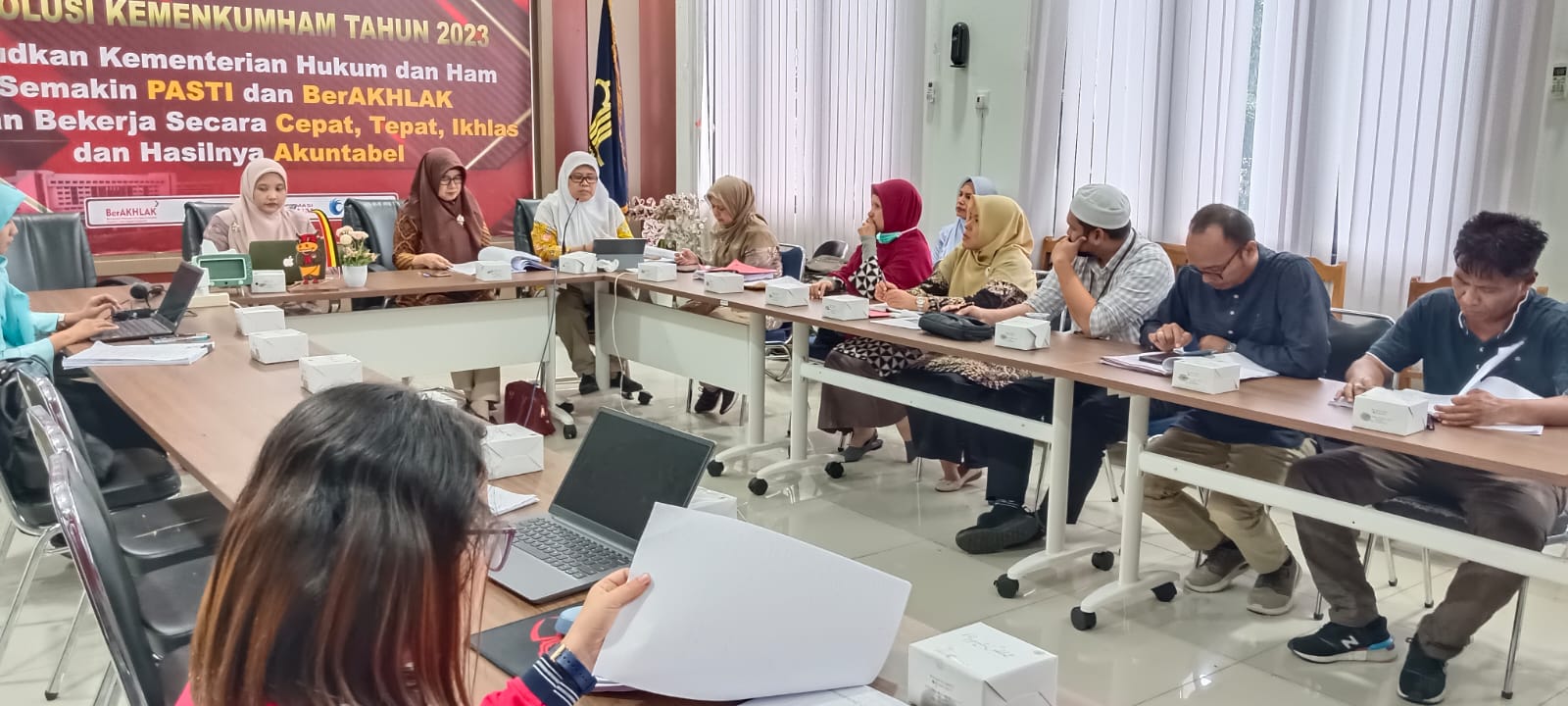 Harmonisasi Peraturan Pemerintah Daerah Pajak dan Retribusi  Daerah tahun 2024 di Kemenkumham Sumate