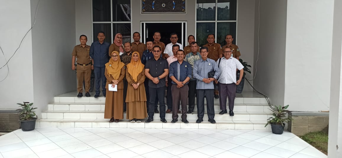 Audiensi dengan DPRD Kota Sungai Penuh