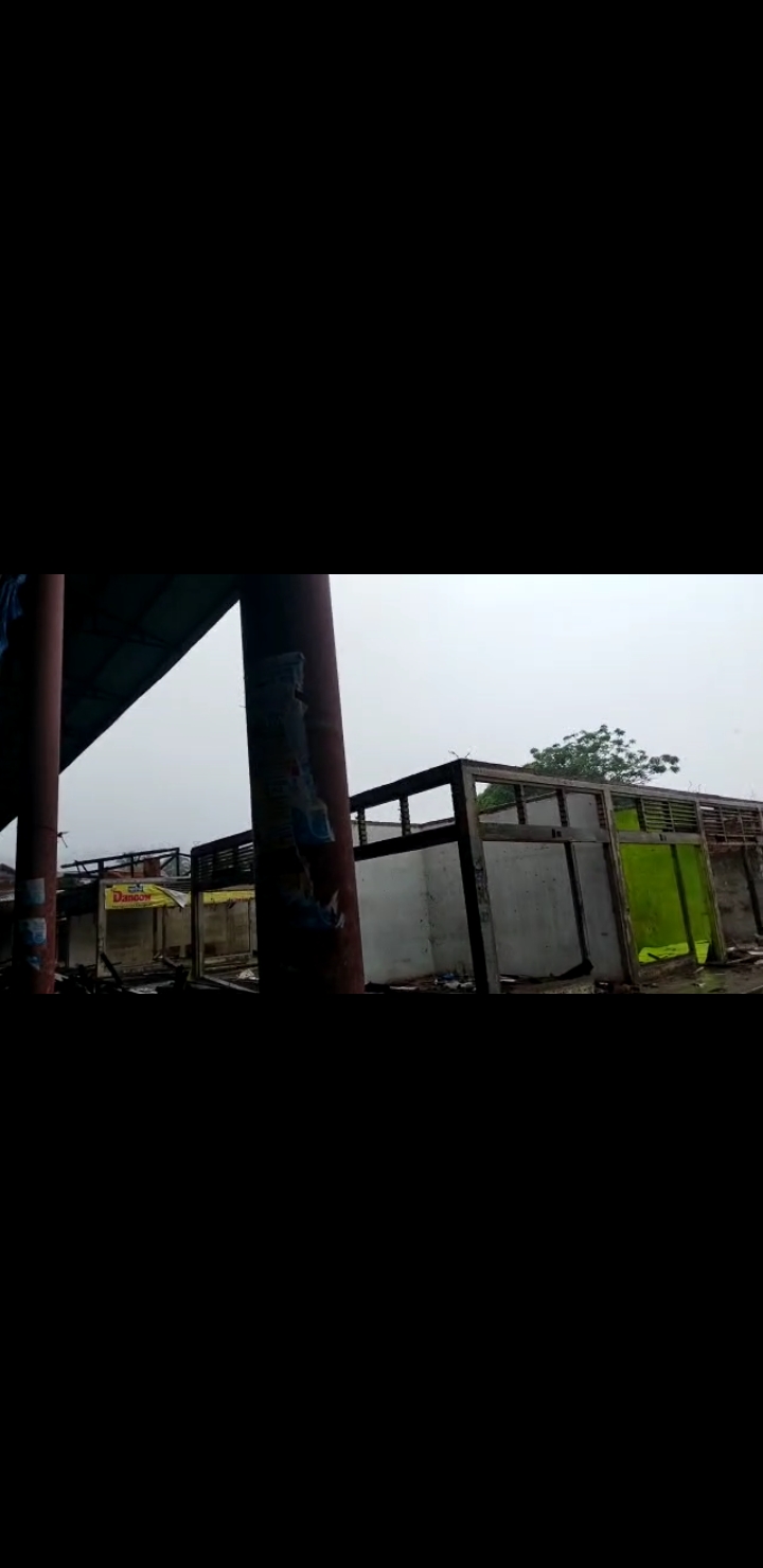 Proses Pembongkaran Bangunan Pasar Painan oleh CV. Almaidah