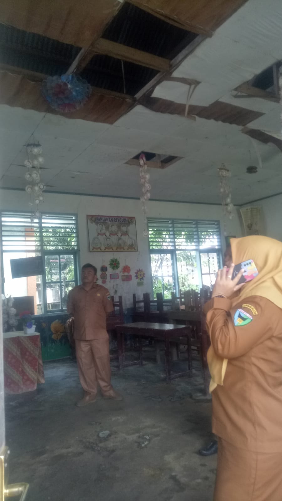Bidang Barang Milik Daerah (BMD) BPKPAD Kab. Pesisir Selatan Melakukan Survei ke Sekolah-sekolah Yan